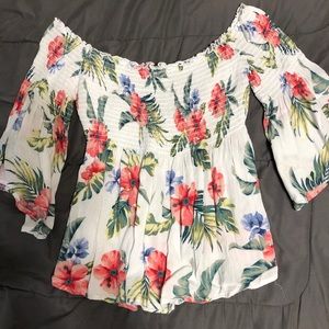 Hollister Off The shoulder top
